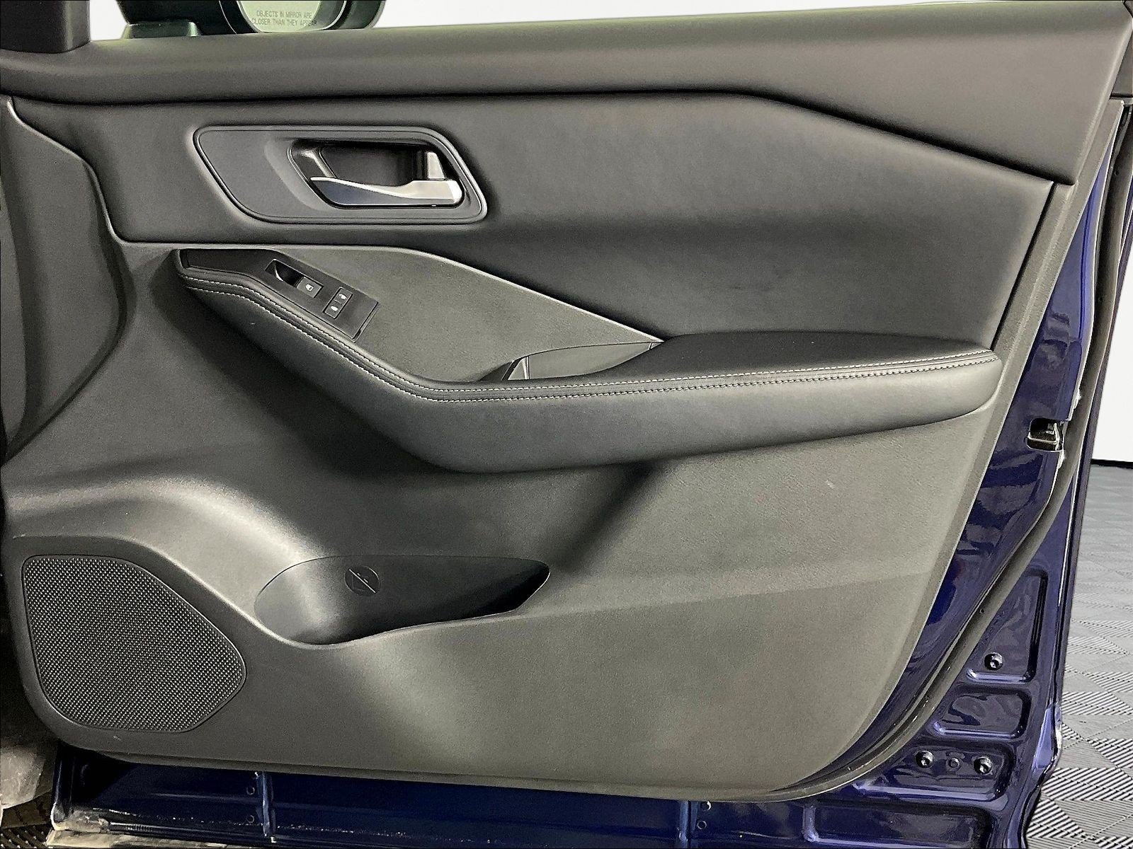 Certified 2026 Nissan Rogue SV FWD image 26
