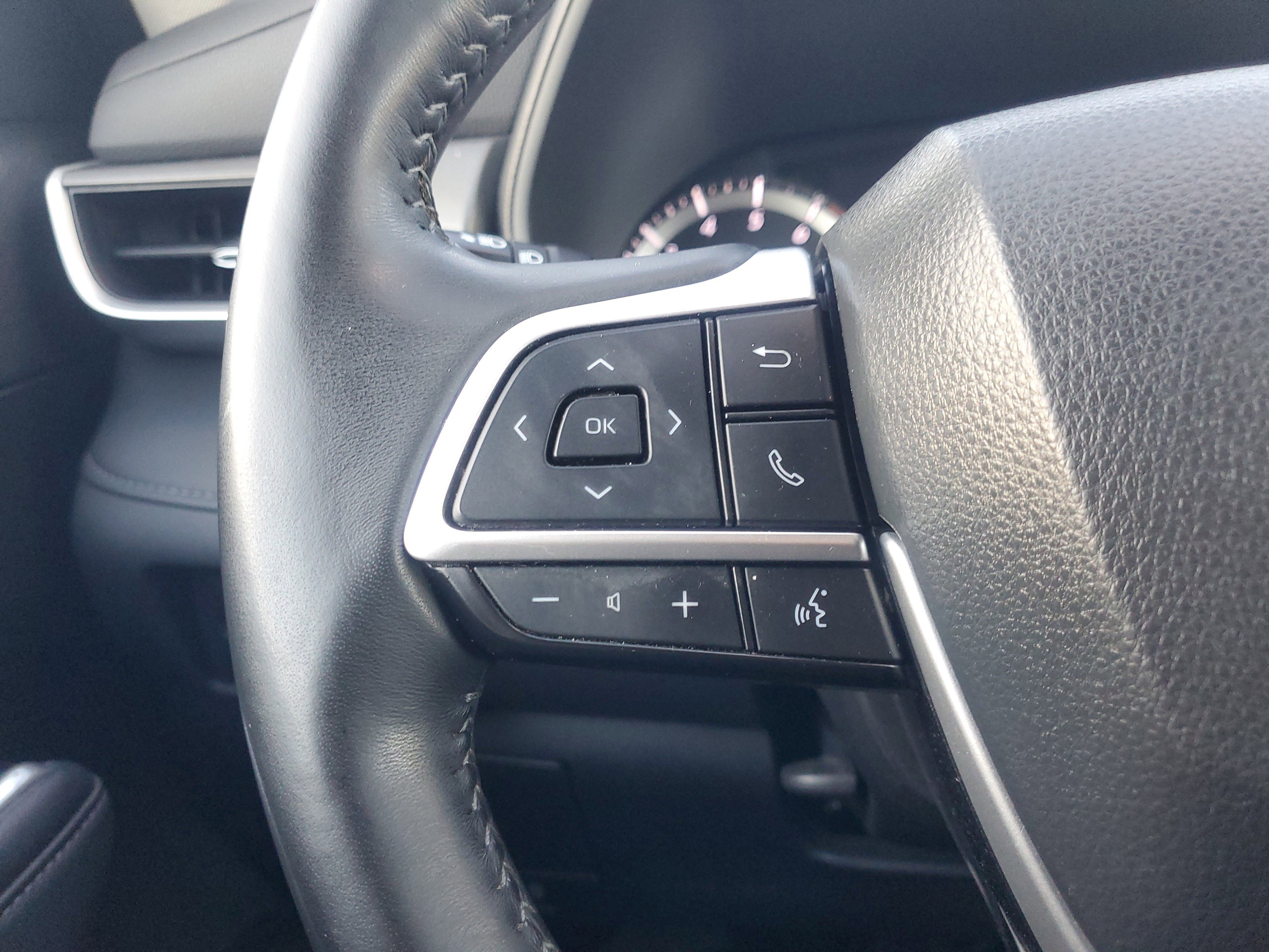 Used 2023 Toyota Highlander LE image 23