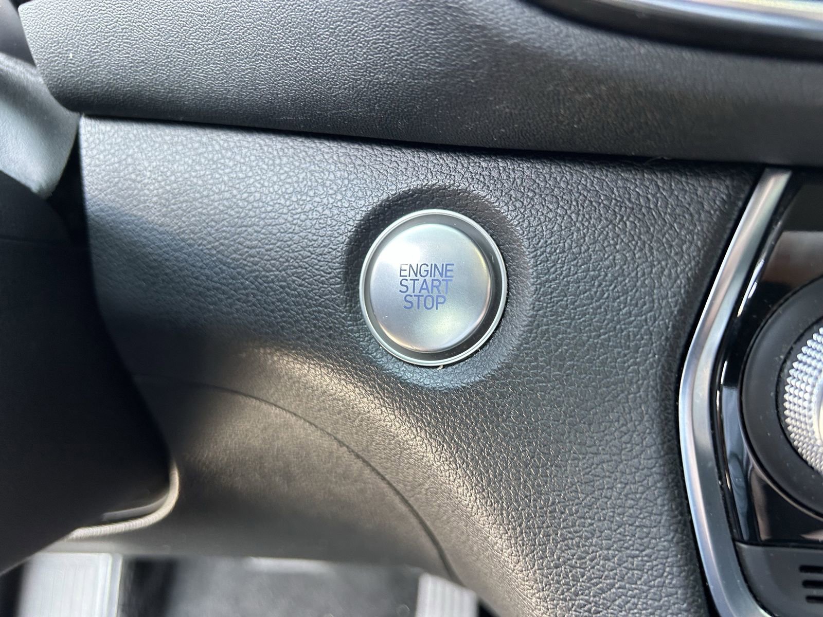 Used 2020 Hyundai Santa Fe Limited image 30