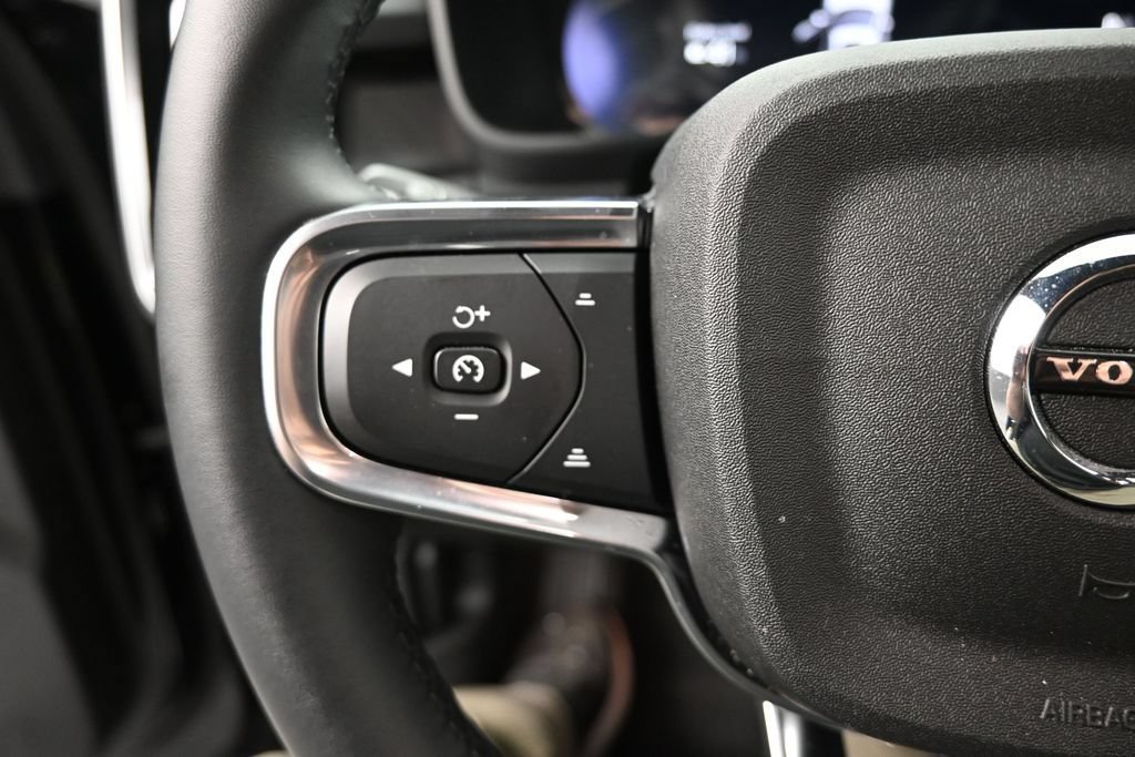 Used 2023 Volvo XC40 Recharge Ultimate w/ Protection Package Premier AWD/4WD image 12