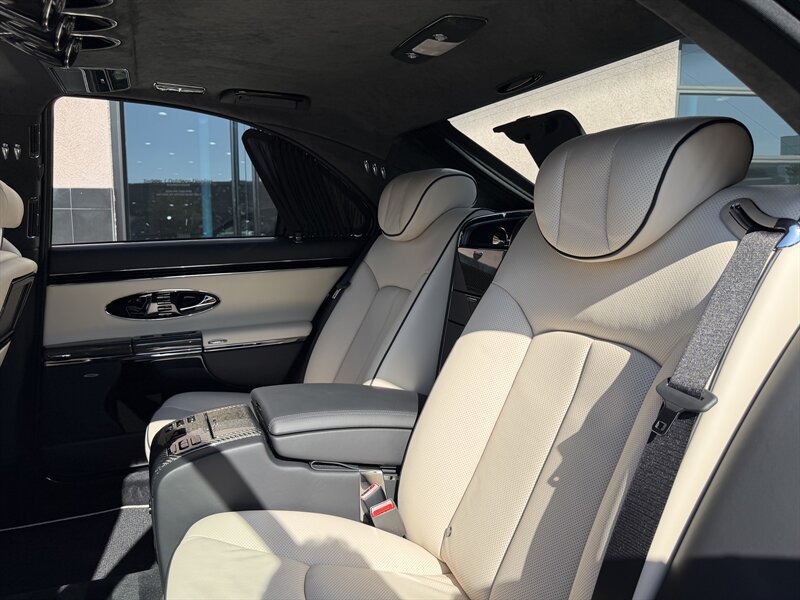 Used 2006 Maybach 57 S RWD image 15