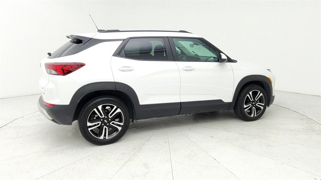 Certified 2024 Chevrolet TrailBlazer LT w/ Driver Confidence Package image 9