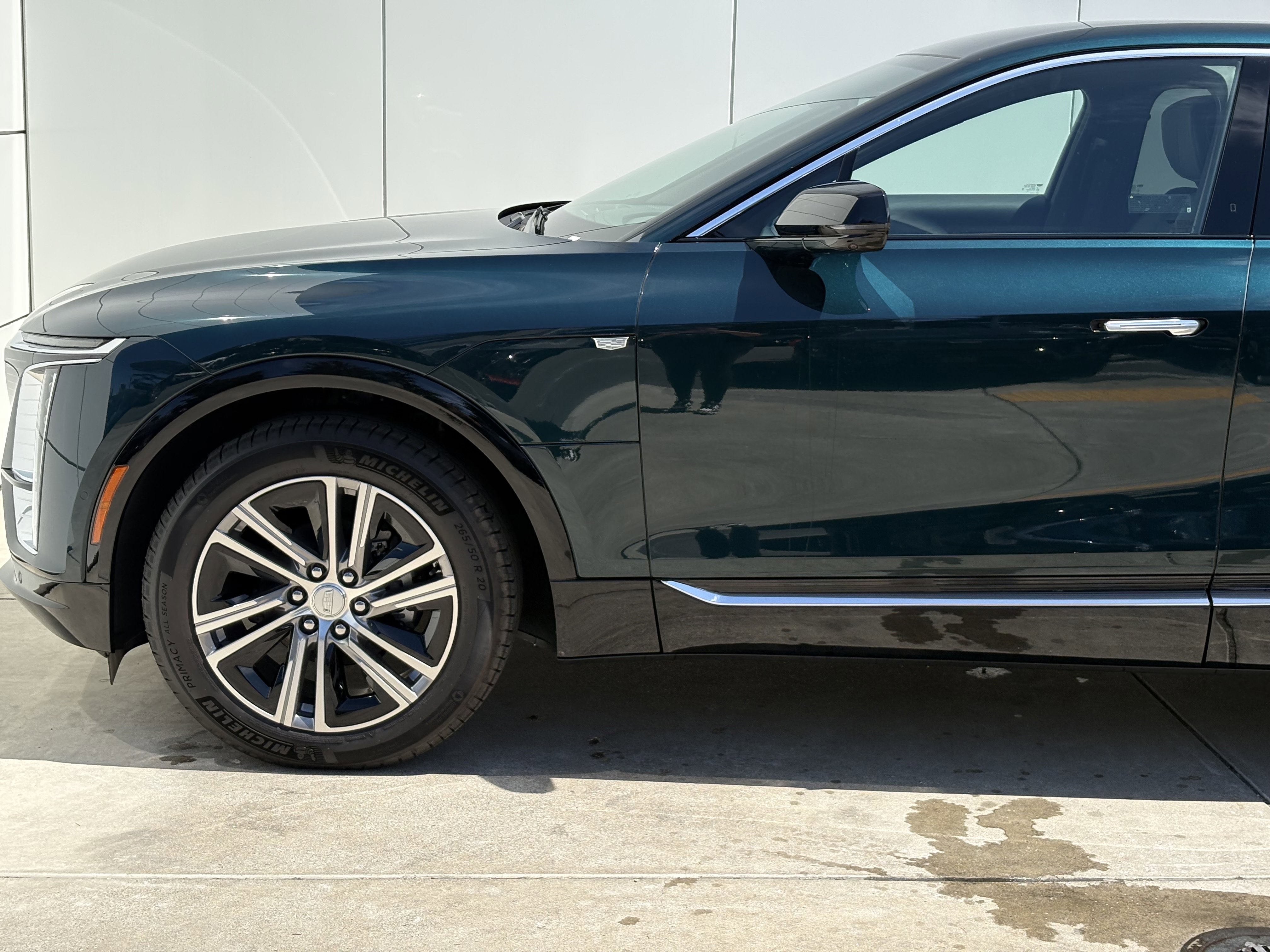 New 2025 Cadillac Lyriq Luxury image 5