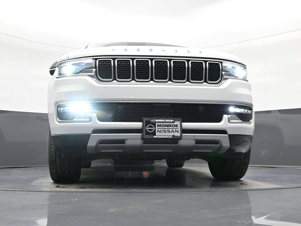 Used 2024 Jeep Wagoneer Series II w/ Flexible Seating Group RWD image 24