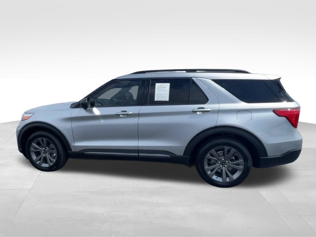 Used 2021 Ford Explorer XLT w/ Equipment Group 202A RWD image 5