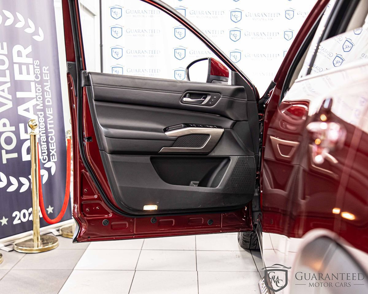 Used 2022 Nissan Pathfinder Platinum w/ Cargo Package image 33