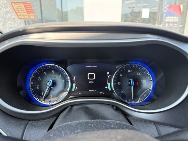 Used 2025 Chrysler Pacifica Select FWD image 10