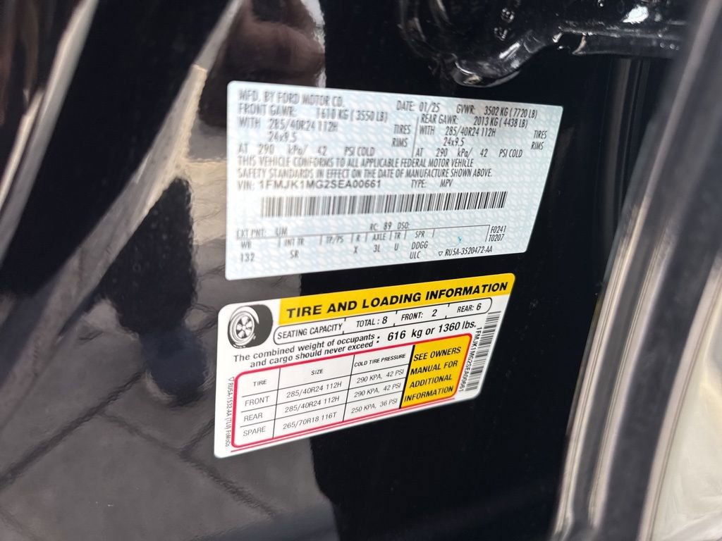 Used 2025 Ford Expedition Max Platinum w/ Platinum Ultimate Package AWD/4WD image 35