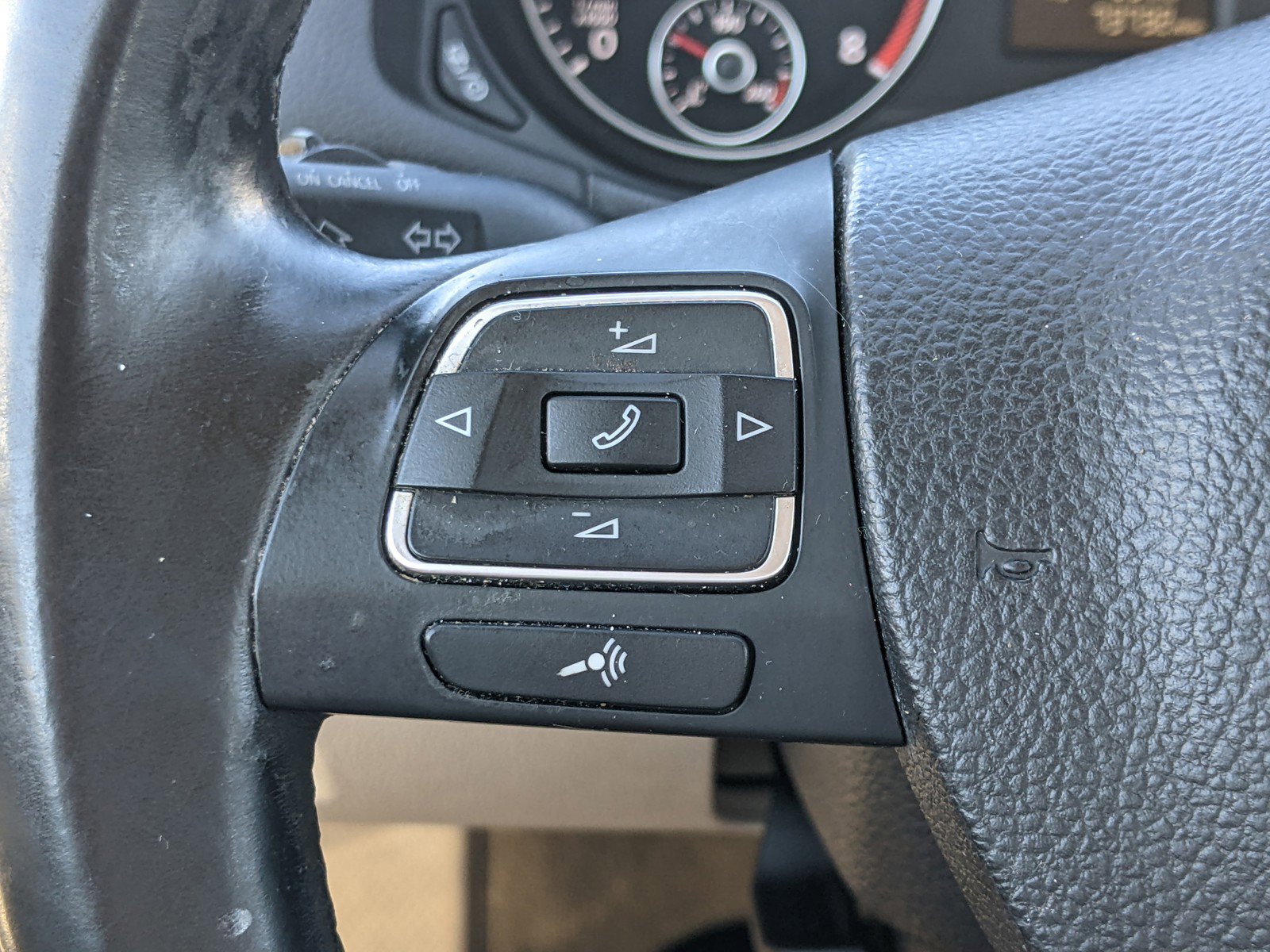 Used 2015 Volkswagen Passat 1.8T Limited Edition image 19