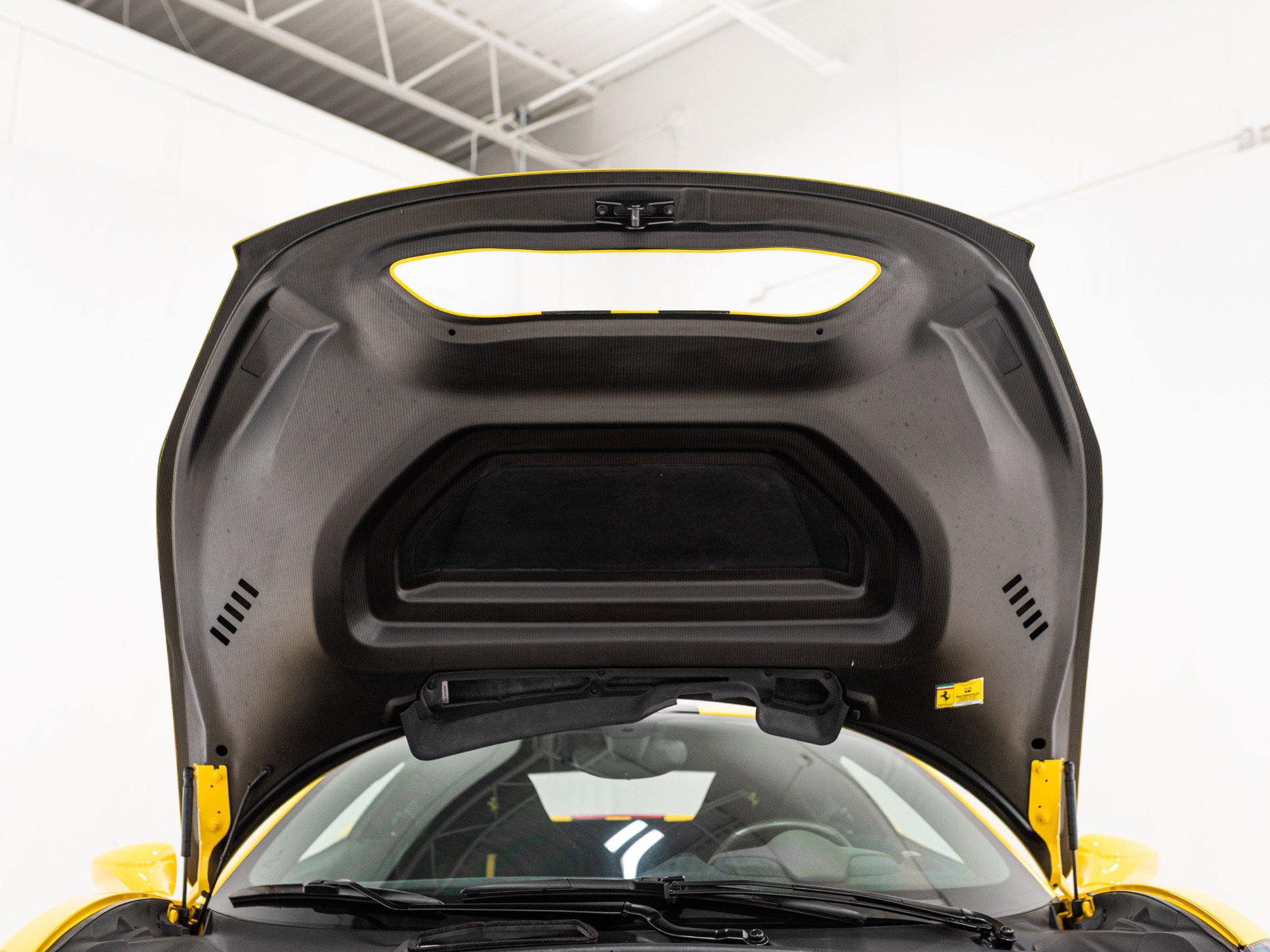 Used 2019 Ferrari 488 Pista Coupe image 9