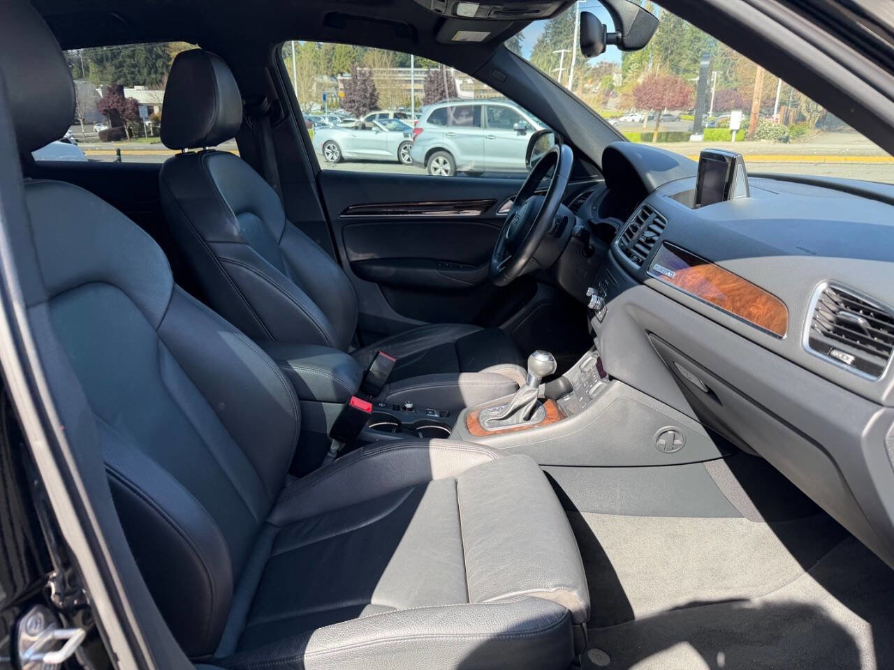 Used 2018 Audi Q3 2.0T Premium Plus w/ Premium Plus Package AWD/4WD image 21
