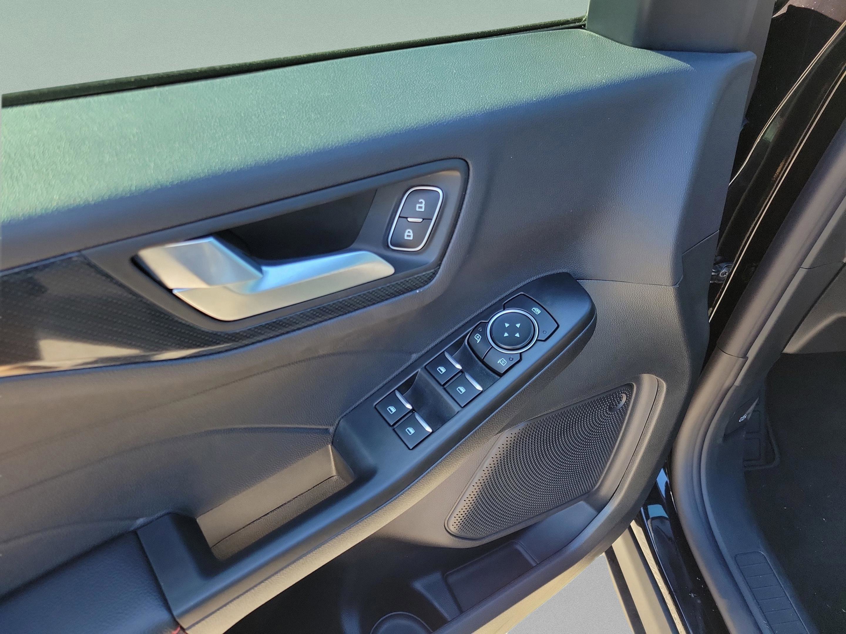 New 2026 Ford Escape ST-Line w/ Tech Pack #1 image 6