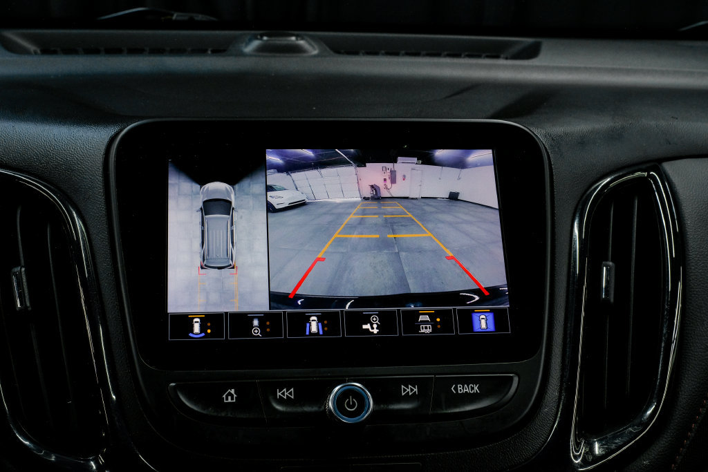 Used 2022 Chevrolet Equinox RS w/ Infotainment Package FWD image 24
