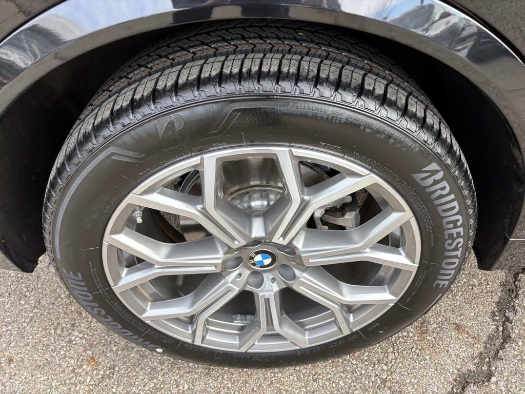 Certified 2025 BMW X7 xDrive40i image 10