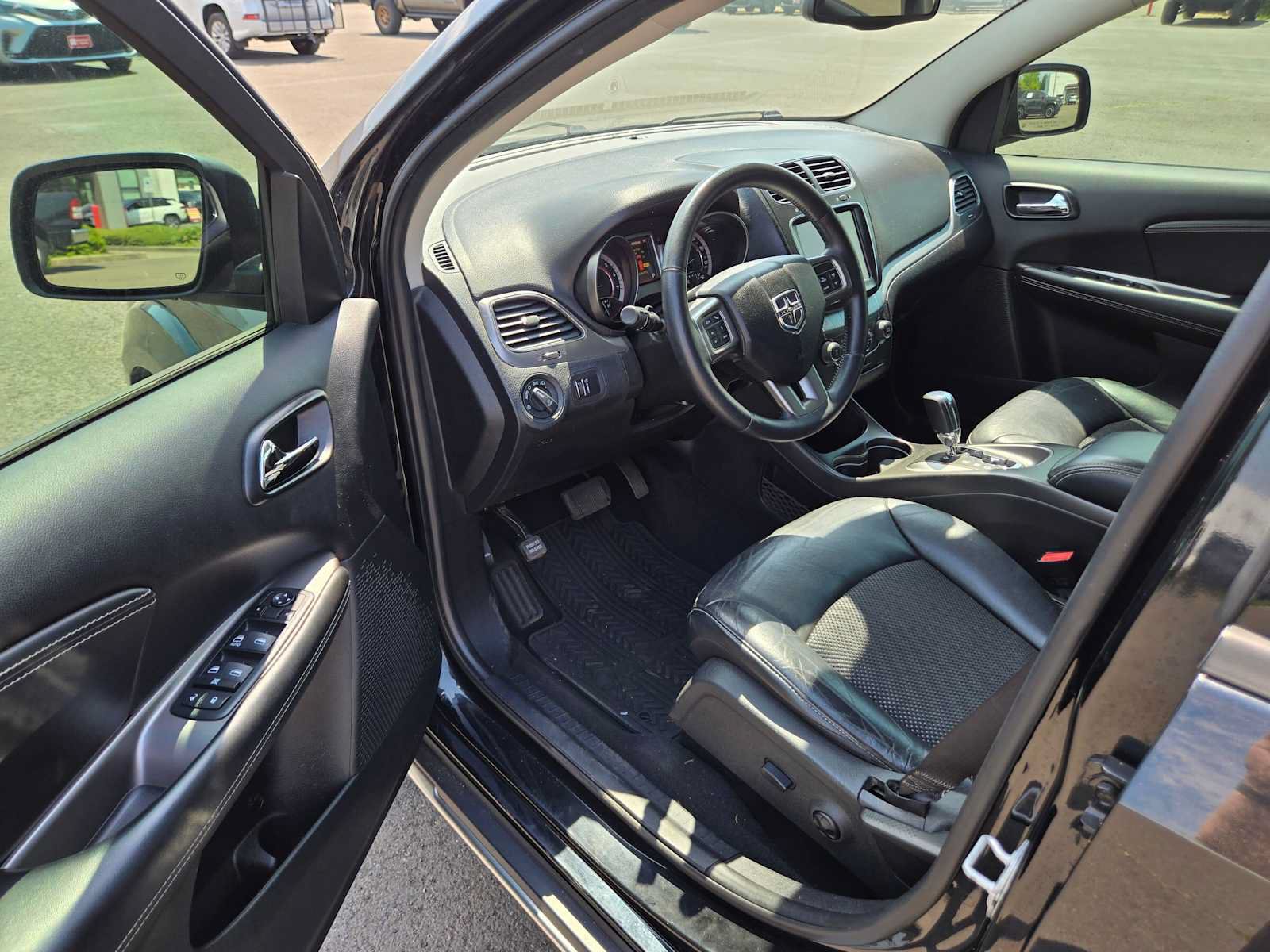 Used 2016 Dodge Journey Crossroad w/ Popular Equipment Group FWD image 19
