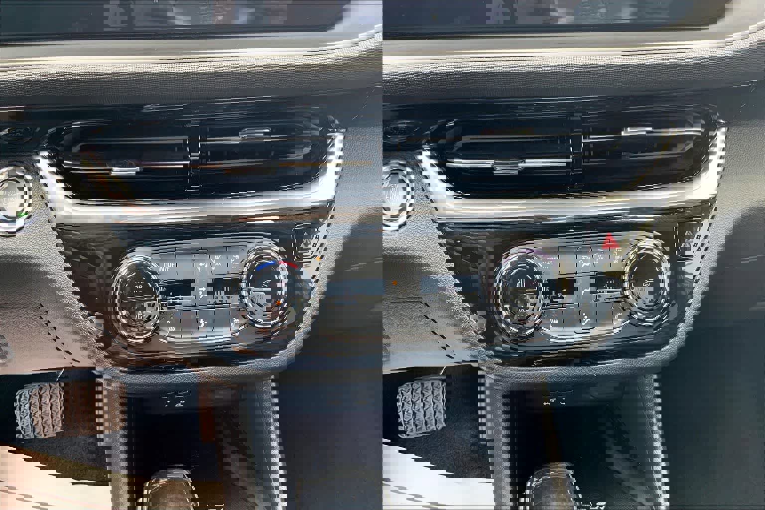 Used 2024 Buick Envista Sport Touring w/ Convenience I Package image 34