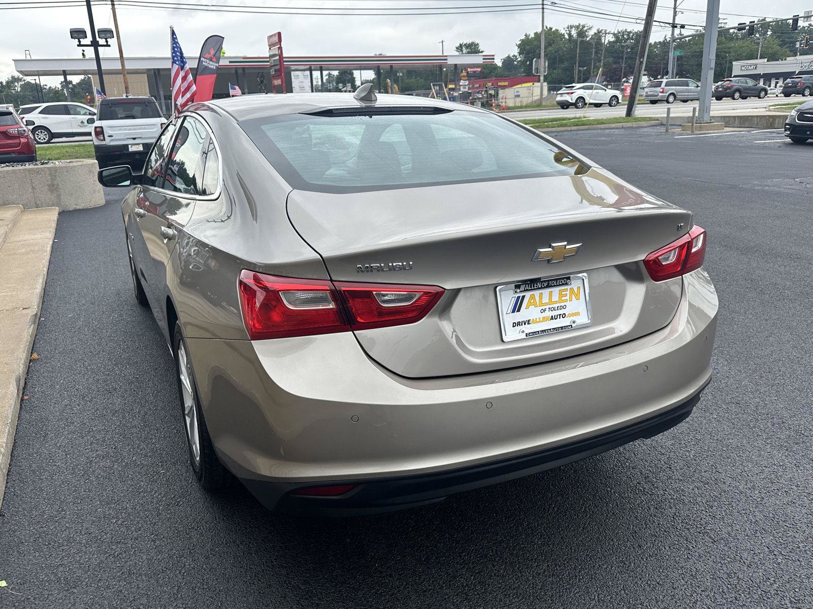 Used 2025 Chevrolet Malibu LT FWD image 8