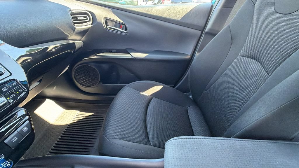 Used 2022 Toyota Prius L Eco FWD image 23