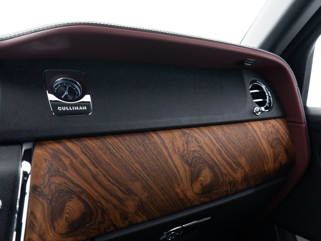 Certified 2023 Rolls-Royce Cullinan AWD/4WD image 48