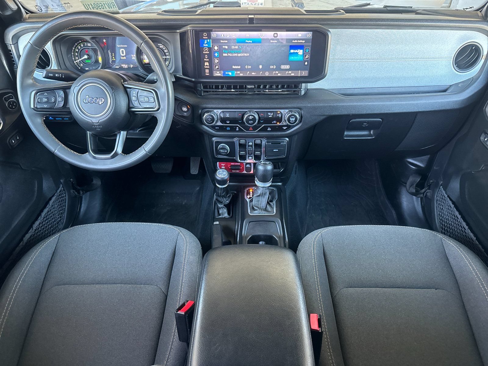 Used 2024 Jeep Wrangler Unlimited AWD/4WD image 15