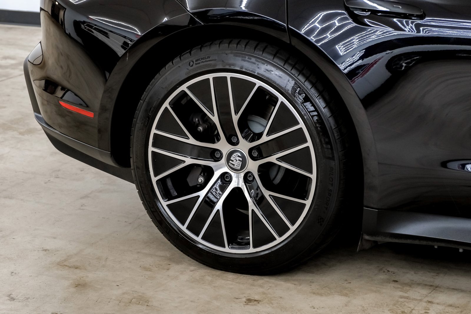 Used 2023 Porsche Taycan image 49