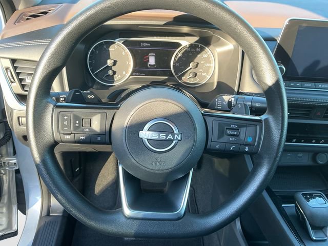 Used 2023 Nissan Rogue SV image 14