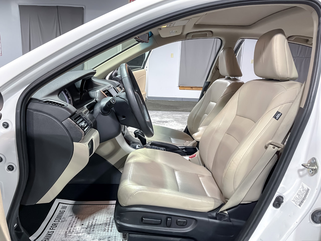 Used 2016 Honda Accord EX-L image 11