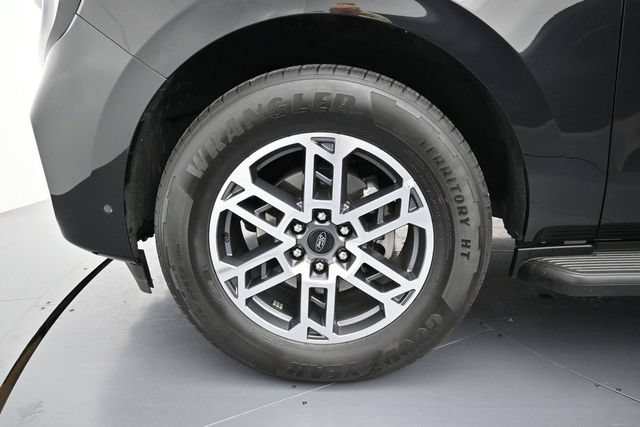 Certified 2025 Ford Expedition Active RWD image 10