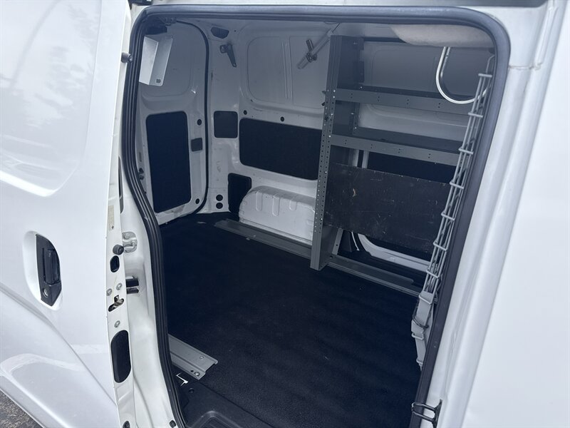 Used 2014 Nissan NV200 FWD image 23