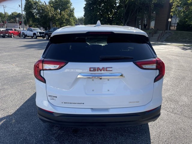 Used 2024 GMC Terrain SLE image 6