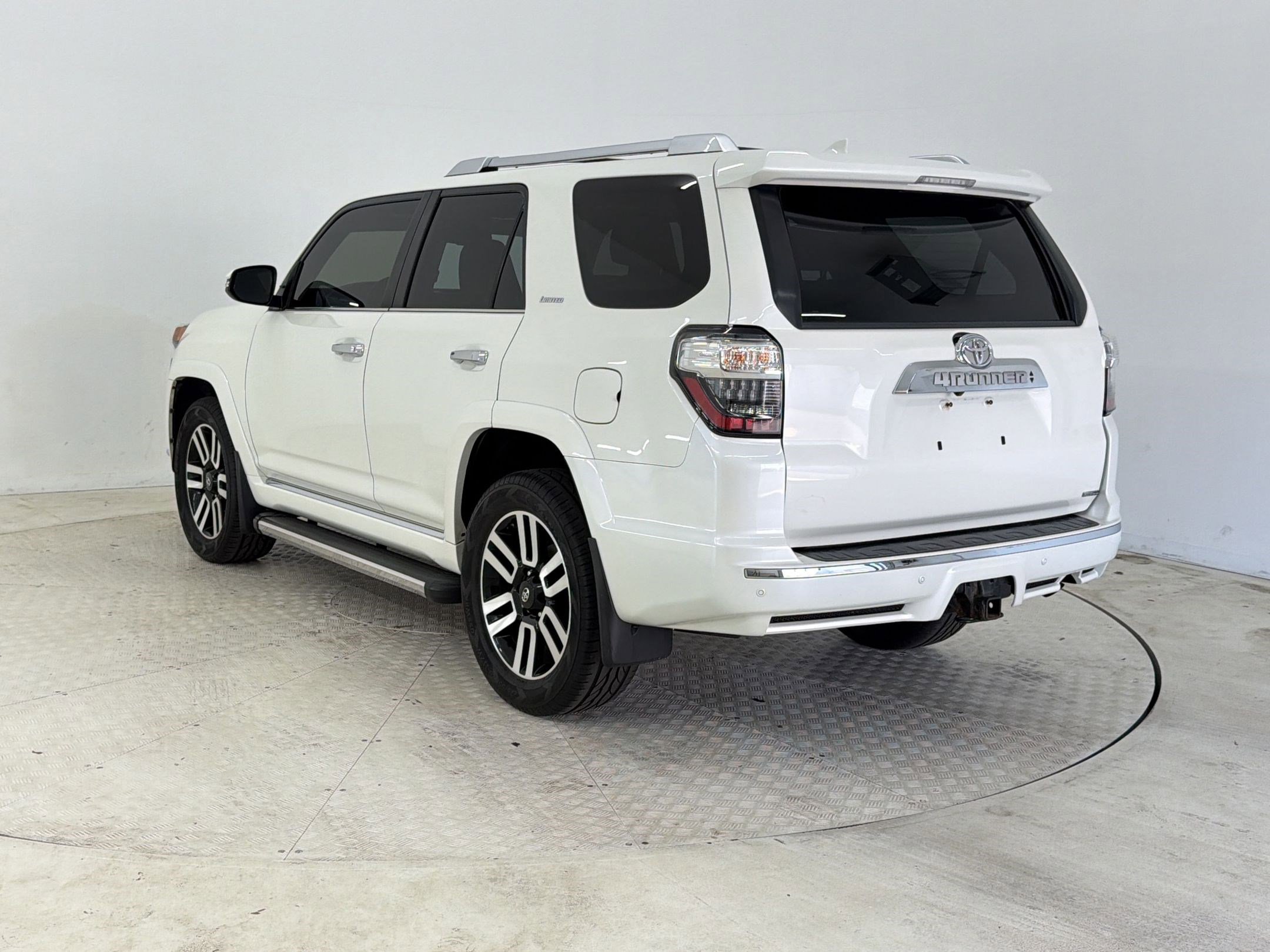 Used 2019 Toyota 4Runner Limited AWD/4WD image 3