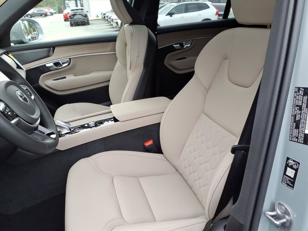 New 2026 Volvo XC90 B6 Plus w/ Protection Package Premier AWD/4WD image 15