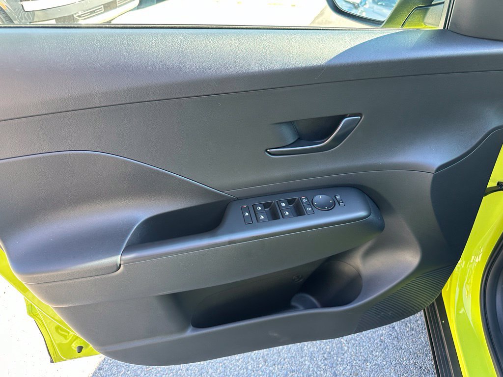 Used 2025 Hyundai Kona SEL AWD/4WD image 12