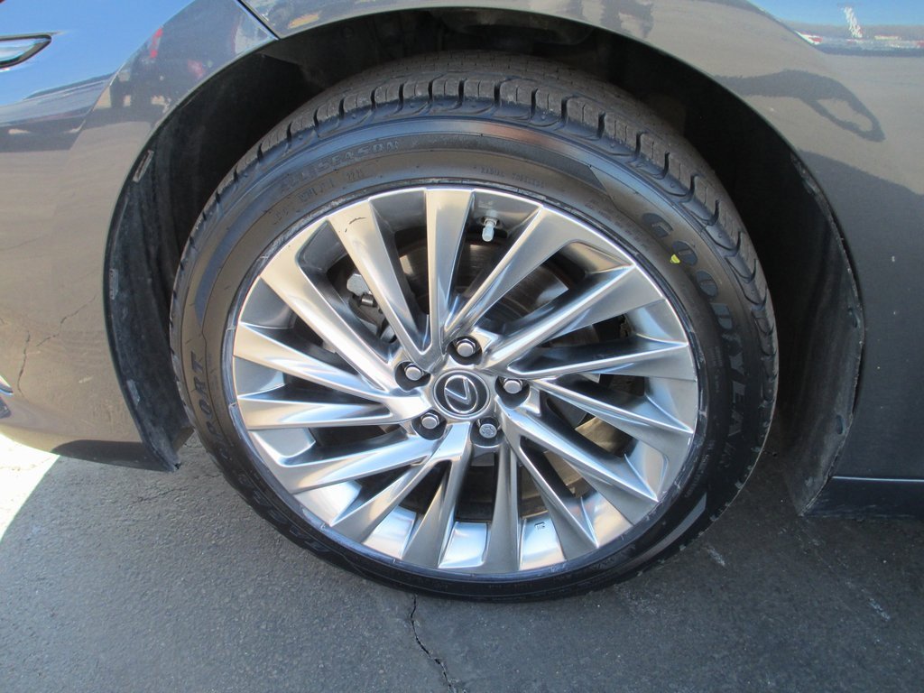 Used 2023 Lexus ES 350 Ultra Luxury image 12