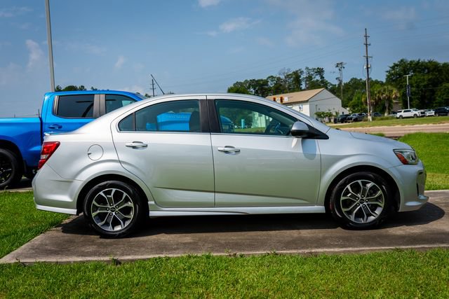 Used 2018 Chevrolet Sonic LT w/ Convenience Package FWD image 19