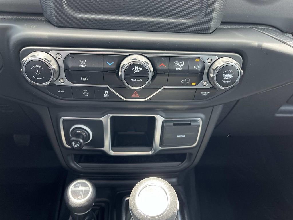 Used 2023 Jeep Wrangler Unlimited Sport AWD/4WD image 15
