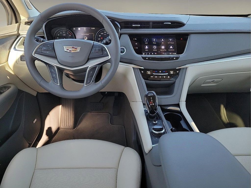 Certified 2025 Cadillac XT5 Premium Luxury w/ Technology Package image 9