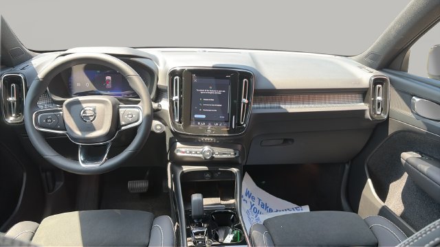 Certified 2023 Volvo XC40 B5 Plus w/ Climate Package AWD/4WD image 15