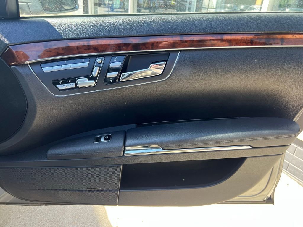 Used 2010 Mercedes-Benz S 550 image 32