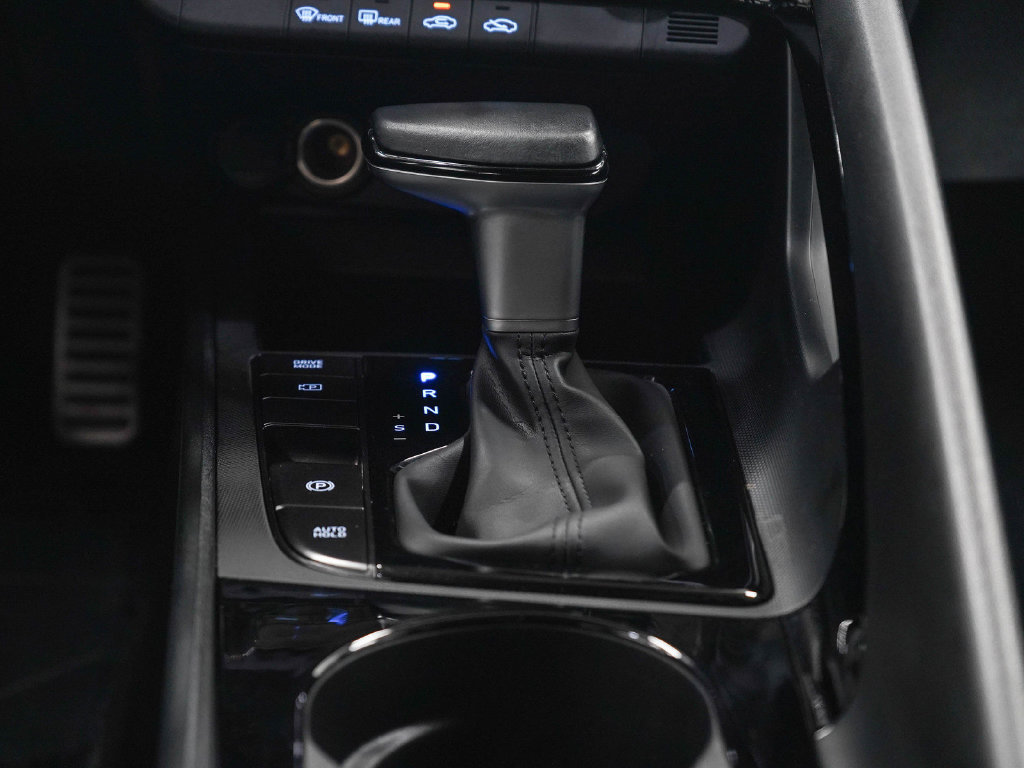 Used 2025 Hyundai Elantra SEL FWD image 18