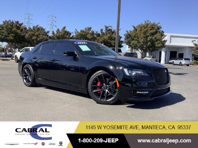 Used 2023 Chrysler 300 C RWD image 1