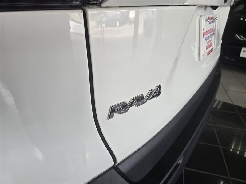 Used 2020 Toyota RAV4 XLE w/ Convenience Package AWD/4WD image 31