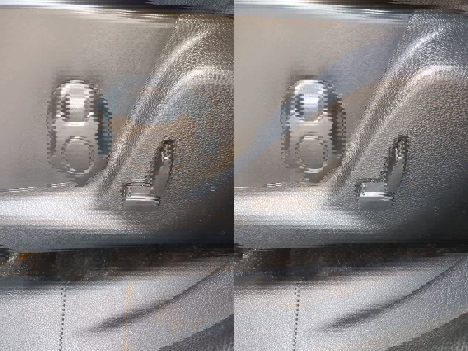 Used 2019 Ford EcoSport SE w/ SE Convenience Package image 17