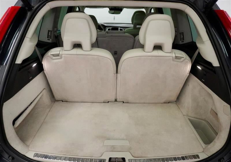 Used 2016 Volvo XC90 T6 Momentum image 41