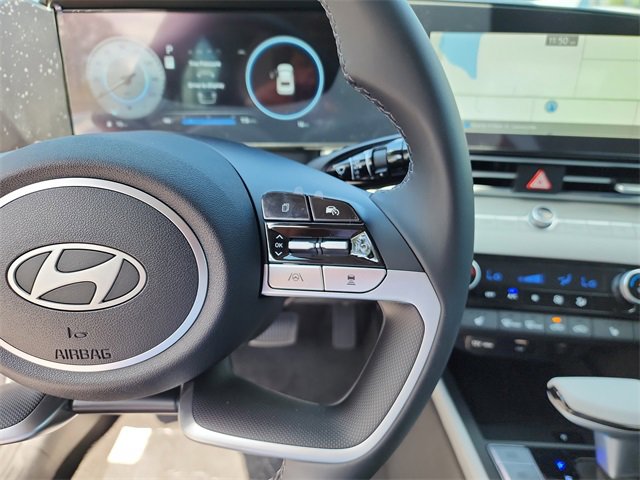 New 2025 Hyundai Elantra Limited image 23