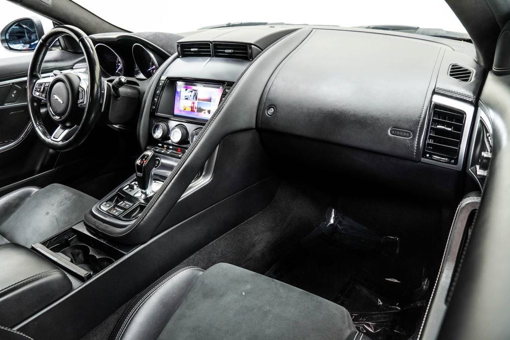 Used 2018 Jaguar F-TYPE R-Dynamic RWD image 19