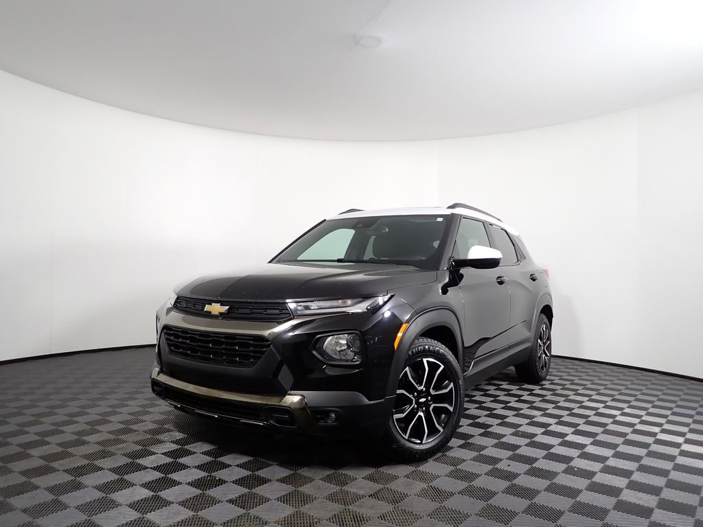 Used 2021 Chevrolet TrailBlazer ACTIV w/ Sun and Liftgate Package image 2