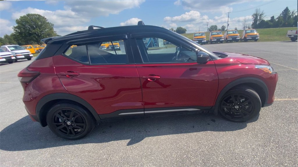 Used 2021 Nissan Kicks SR image 9