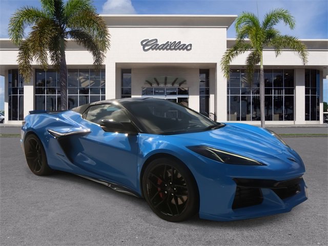 Used 2025 Chevrolet Corvette Z06 image 2
