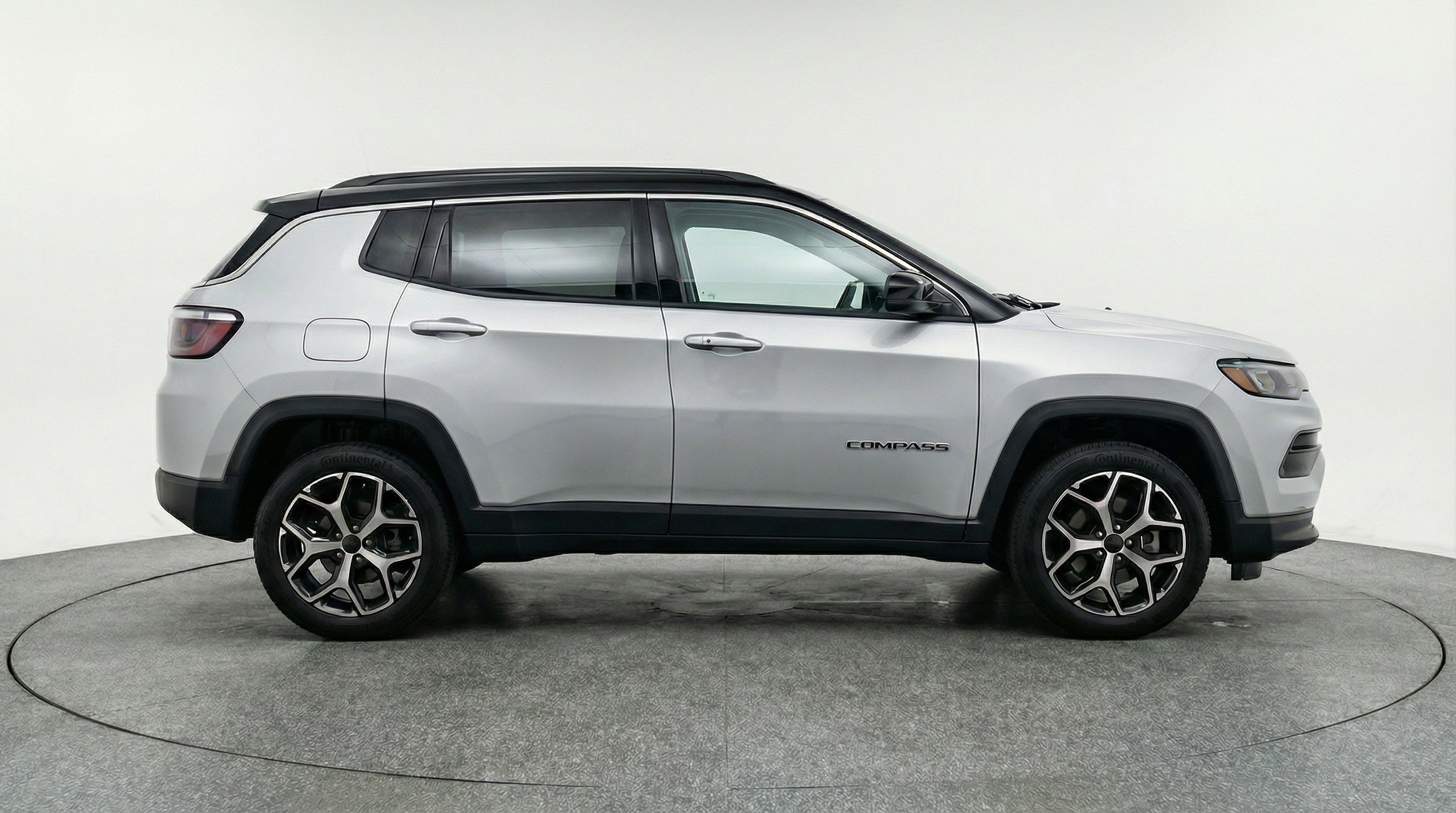 Used 2025 Jeep Compass Limited AWD/4WD image 11